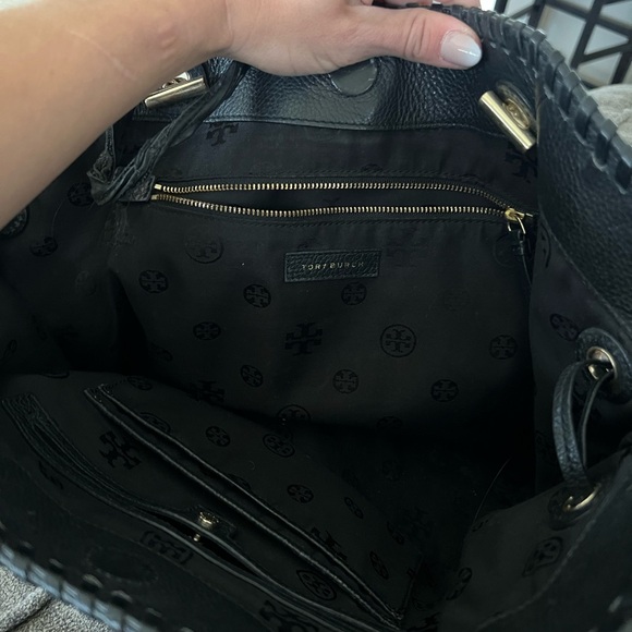 Tory Burch Black Pepper Leather Purse - Picture 2 of 7